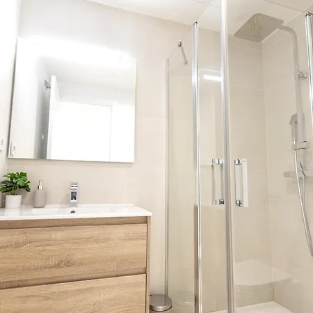 Mara's Higueron West - - Like A House With Private Graden *