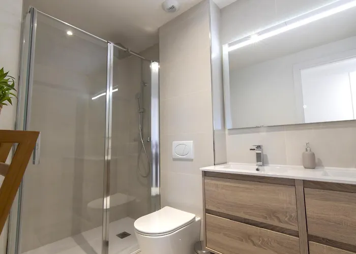 Mara's Higueron West - - Like A House With Private Graden Фуэнхирола