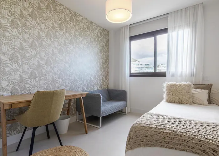 Mara's Higueron West - - Like A House With Private Graden