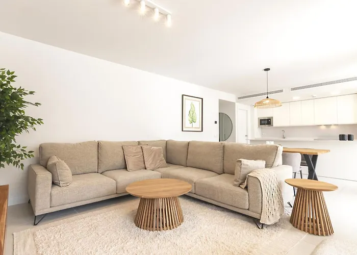 Mara's Higueron West - - Like A House With Private Graden