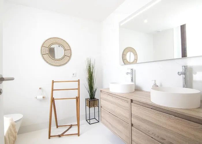 Apartment Mara's Higueron West - - Like A House With Private Graden *