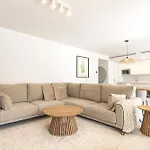 Mara's Higueron West - - Like A House With Private Graden